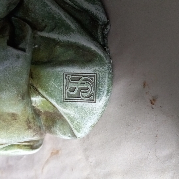 Kneeling Serenity Angel. - Picture 5 of 7